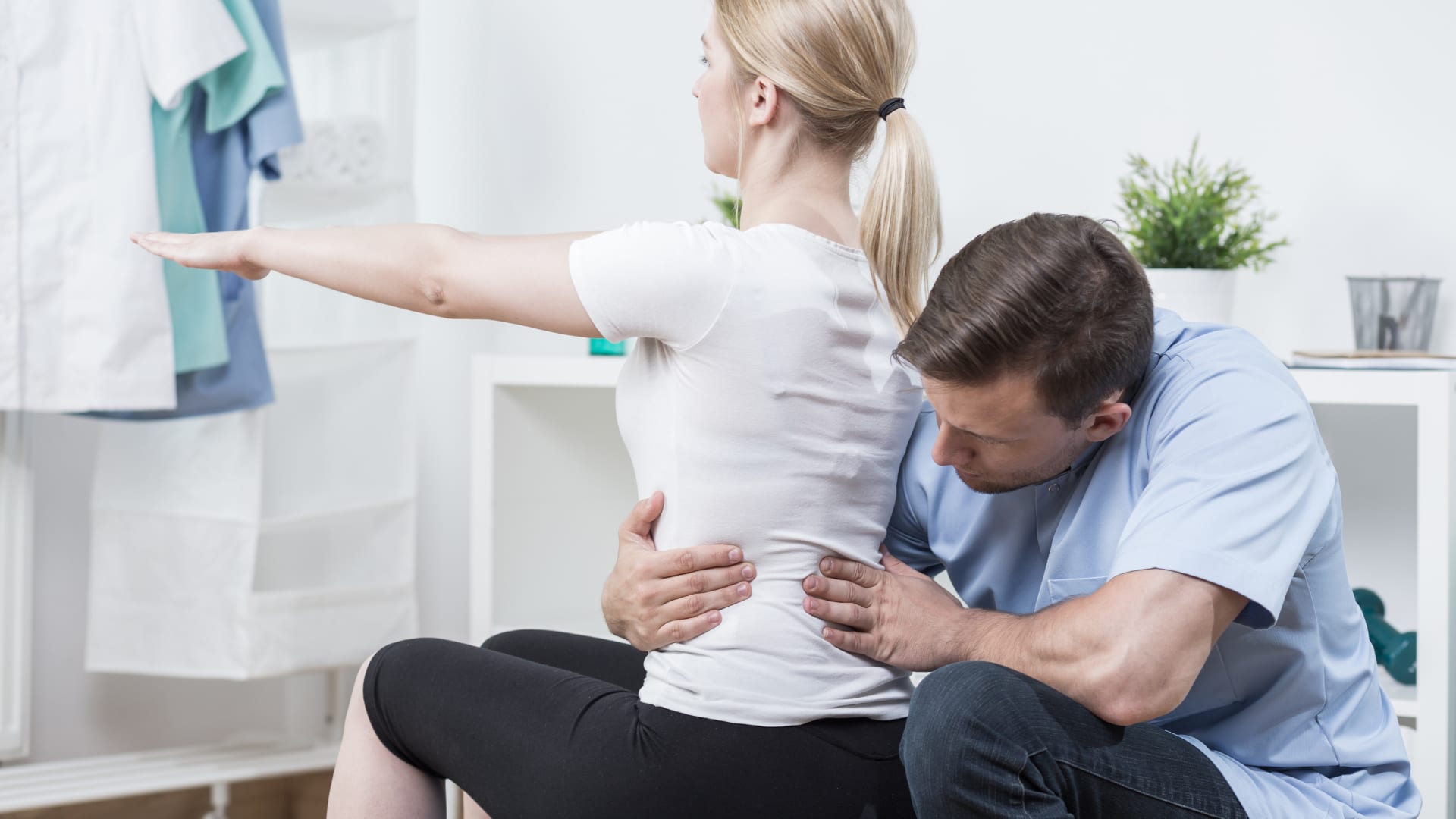 Chiropractor Spinal Decompression